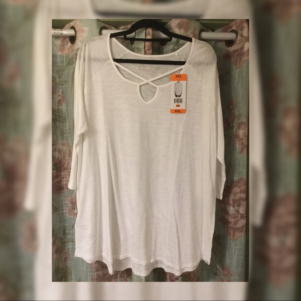 Eddie Bauer White Slub Crosstrek Neck Too